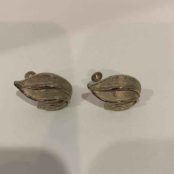 Vintage Gold Toned Brushed Leaves/Swirl Earrings - Picture 2 of 5